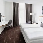 Moa Hotel 4*